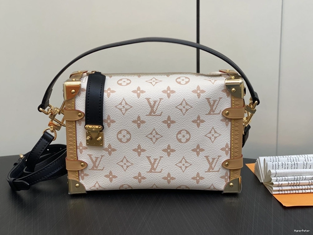 TRUNK SIDE LOUIS MM VUITTON 0802